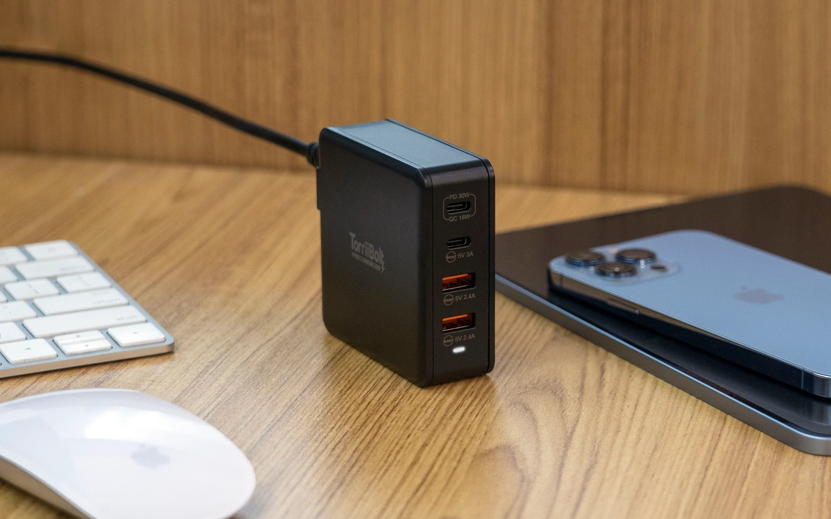 Torrii Bolt 4 Port Charging Hub with 2 USB-C & 2 USB-A QC 3.0 - Black - Tashqila Torrii Bolt 4 Port Charging Hub with 2 USB-C & 2 USB-A QC 3.0 - Black - Tashqila